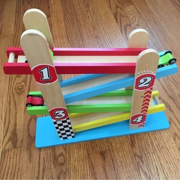 Toys "R" US Ramp Racer with cars & durable colorful wood toy set - Picture 2 of 12
